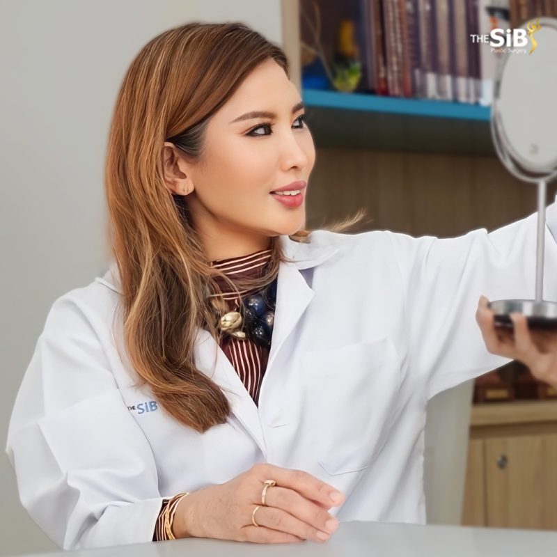 ศัลยแพทย์เฉพาะทางให้คำปรึกษาก่อนตัดหนังหน้าท้อง